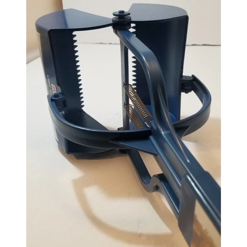 COPY - New Petco claw Pooper Scooper for dogs - Works Great on grass, gravel an…